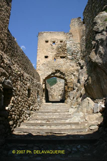 Château d'Usson-les-Bains - Accès principal.