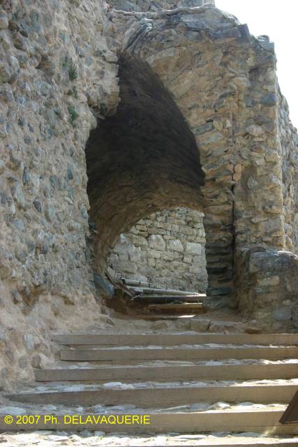 Château d'Usson-les-Bains - Accès principal.