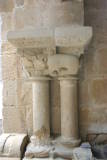 Notre Dame d'Alet - La salle capitulaire : détail des colonnes.