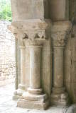 Notre Dame d'Alet - La salle capitulaire : détail des colonnes.