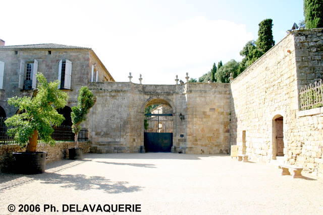 Abbaye de Fontfroide - Entrée actuelle de l'abbaye.