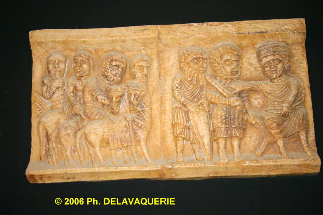 Abbaye Sainte Marie d'Orbieu - Cours du palais vieux : bas relief.