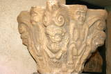 Abbaye Sainte Marie d'Orbieu - Cours du palais vieux : chapiteau du cloître.