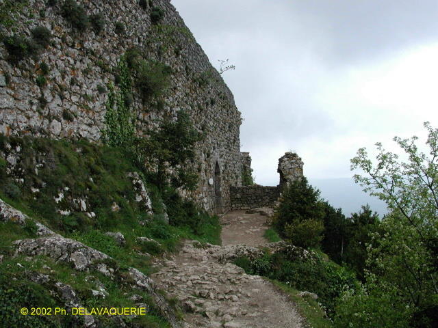 Peyrepertuse - Entrée (barbacane)