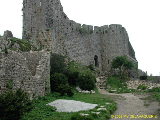 Peyrepertuse - Vieux donjon