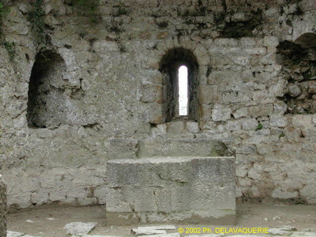 Peyrepertuse - Vieux donjon : église Sainte-Marie