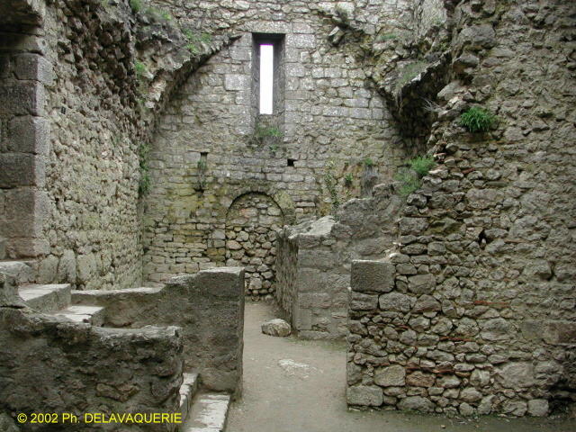 Peyrepertuse - Vieux donjon : église Sainte-Marie (la citerne)