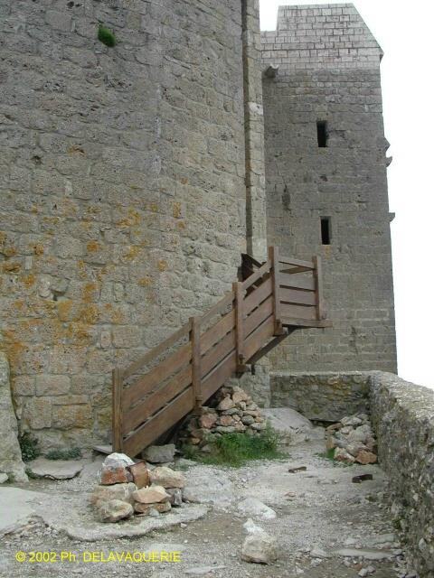 Quéribus - Escalier d'accès au donjon