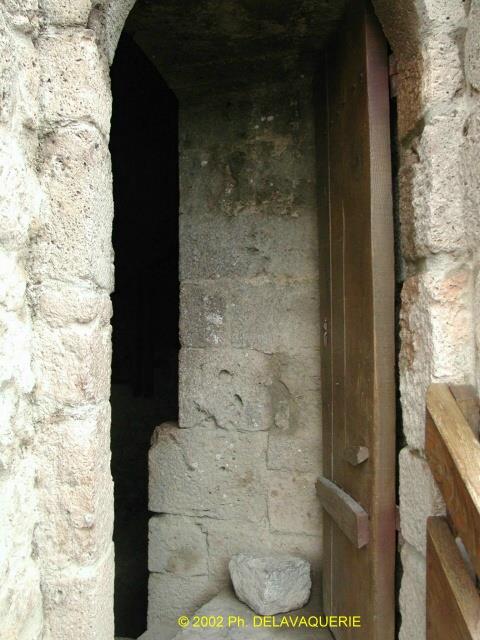 Quéribus - Porte d'entrée au donjon