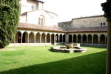 Abbaye de Saint-Hilaire : Le cloître.