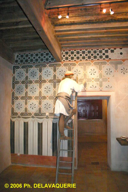 Château de Villerouge Termenès - Salle du 1er étage. Un peintre à l'oeuvre.