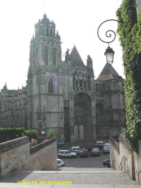 Eglise Saint-Gervais Saint-Protais de Gisors - Extérieur de l'église.