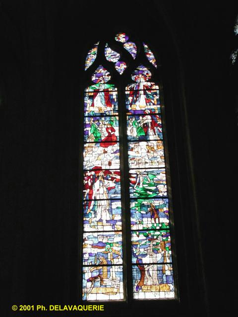 Eglise Saint-Etienne de Beauvais - Vitrail de la chapelle Saint-Nicolas. Le vitrail original a été remplacé au XIXe siècle par une oeuvre contemporaine de Madame Weiss