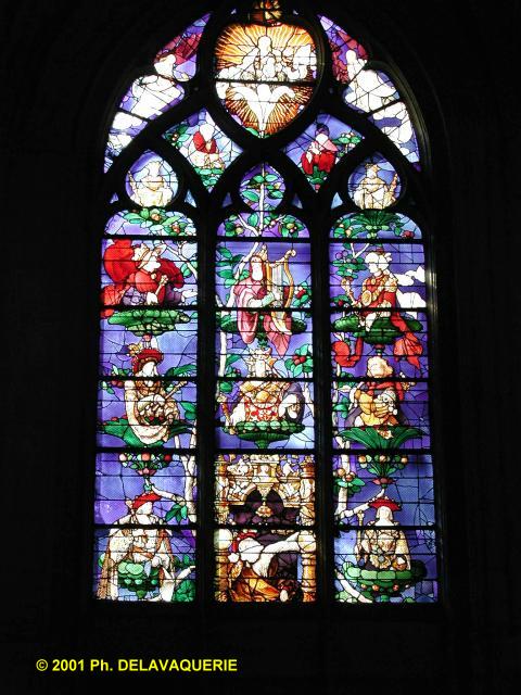 Eglise Saint-Etienne de Beauvais - Déambulatoire : vitrail de "L'arbre de Jessé"