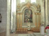 Eglise Saint-Etienne de Beauvais - Intérieur du bras Nord du transept. Le tableau du retable provient de l'ancienne église Saint-Michel. Peint par Delobel en 1732, il représente "Jésus recevant les adorations de l'Univers"