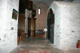 Abbaye Sainte Marie d'Arles-sur-Tech - L'église : Porte donnant accés au parvis.
