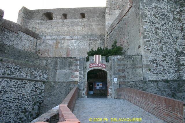 Château royal de Collioure - Extérieur du château : Entrée.