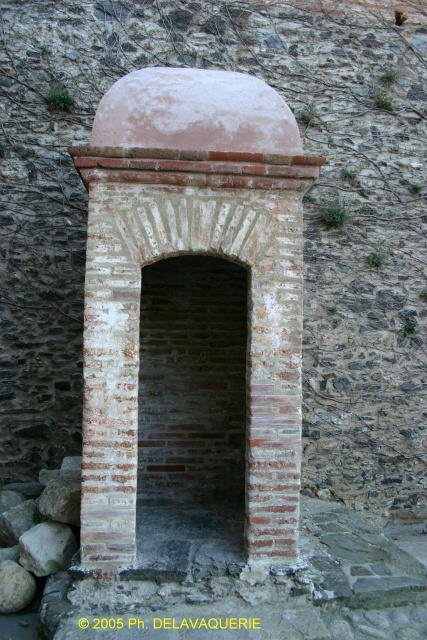Château royal de Collioure - La place d'Armes : guèrite du XVIIe.