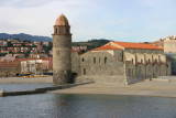 Eglise Notre Dame des Anges de Collioure - L'église prise de l'îlot saint Vincent.