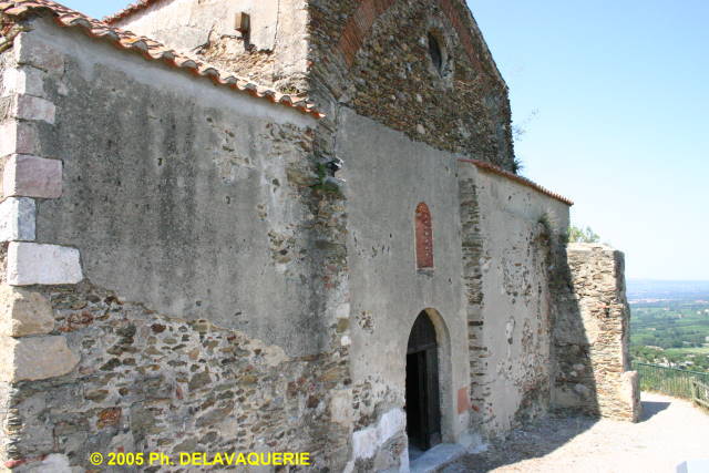 Chapelle Saint Pierre du Chteau de Corbre - Extérieur.