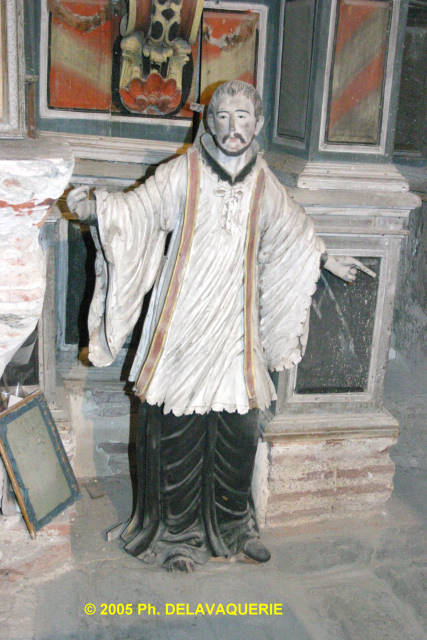 Chapelle Saint Pierre du Chteau de Corbre - Chapelle latérale : statue.