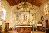 Eglise Sainte Madeleine de Corbère-les-Cabanes - Choeur : Retable en bois sculpté et peint daté de la période pré-baroque(1650-1675).