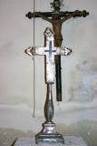 Eglise Sainte Marie de Corneilla de Conflent - Sacristie : Croix reliquaire en argent contenant un morceaux de la vrai ? croix.