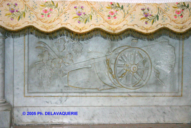 Eglise Saint Martin de Corneilla de la Rivière - Chapelle de St Gaudérique : détail de l'autel.
