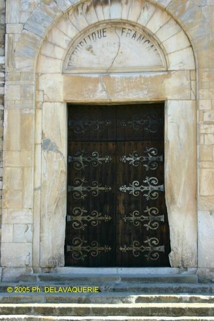 Cathédrale Sainte-Eulalie et Sainte Julie d'Elne - Extérieur Ouest de la cathédrale : entrée principale.