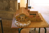 Cathédrale Sainte-Eulalie et Sainte Julie d'Elne - Cloître galerie Est : maquette de la cathédrale.