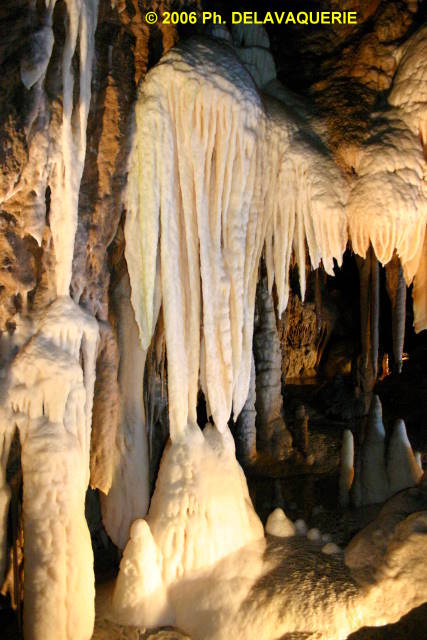 Grotte des grandes canalettes - Salle blanche : dtail.
