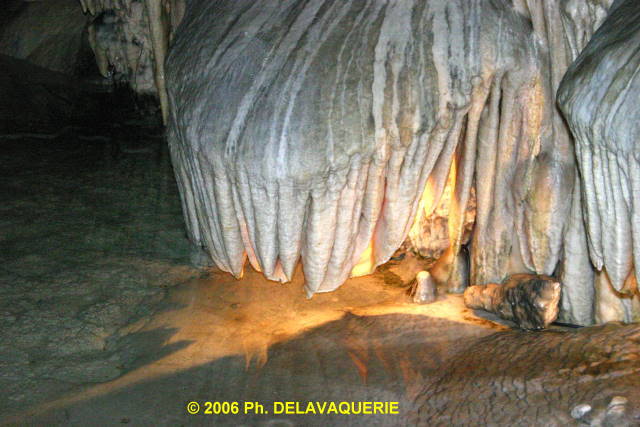 Grotte des grandes canalettes - Lac aux Atolls.