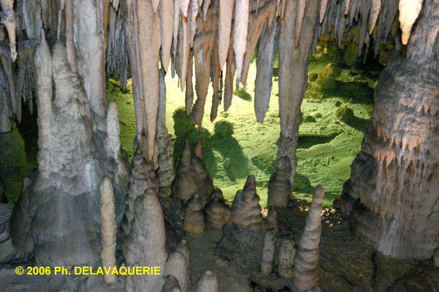 Grotte des grandes canalettes - Lac aux Atolls.