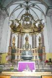Eglise St-Etienne d'Ille-sur-Têt - Choeur avec le maître-autel (1736). Au fond on distingue les 5 fenêtres cintrées qui éclairent le choeur (1850).