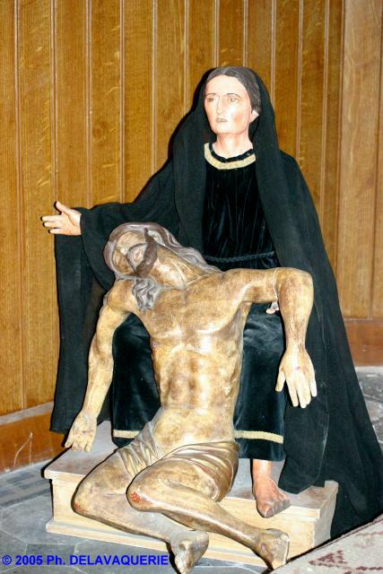 Eglise Sainte-Eulalie de Millas - Vierge des douleurs. Typiquement catalane habillée en noir et avec de vrais habits.