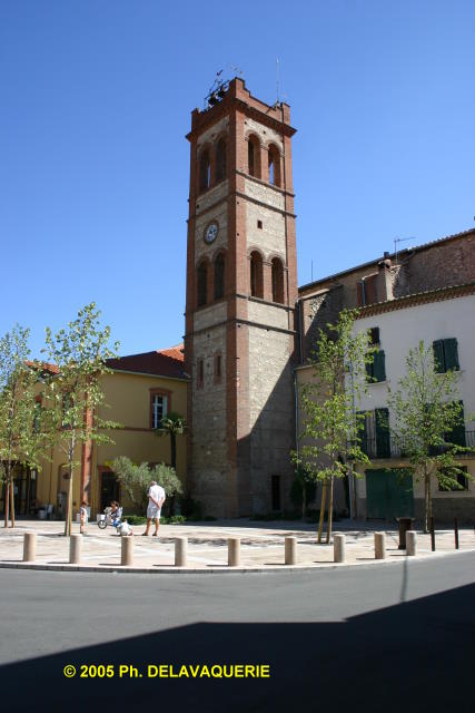Eglise Notre-Dame de Néfiach - Le clocher.
