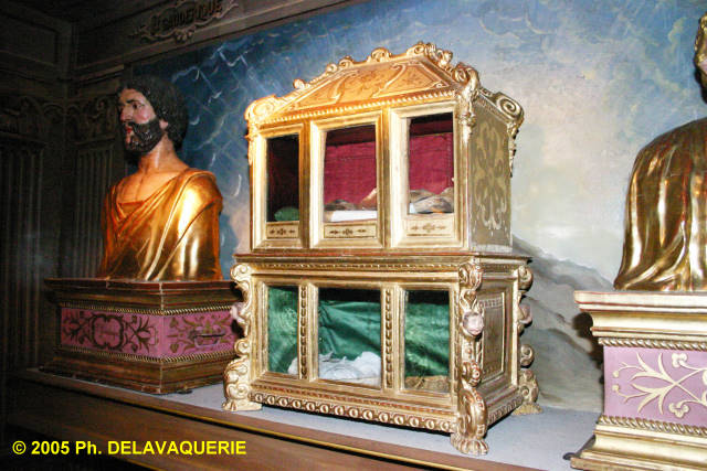 Trésor de l'église Saint Pierre de Prades - Salle des reliques : Chasse de St Pierre Orseolo.