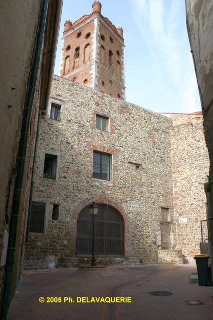 Eglise Saint André de Rivesaltes - Vue exetèrieure.
