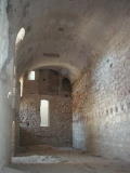 Forteresse de Salses - La cours de manoeuvres : Le logement de la garde. Il était sur 2 niveaux.