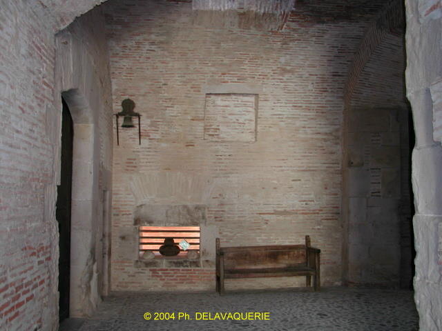 Forteresse de Salses - Intérieur : 1ere salle après le pont-levis