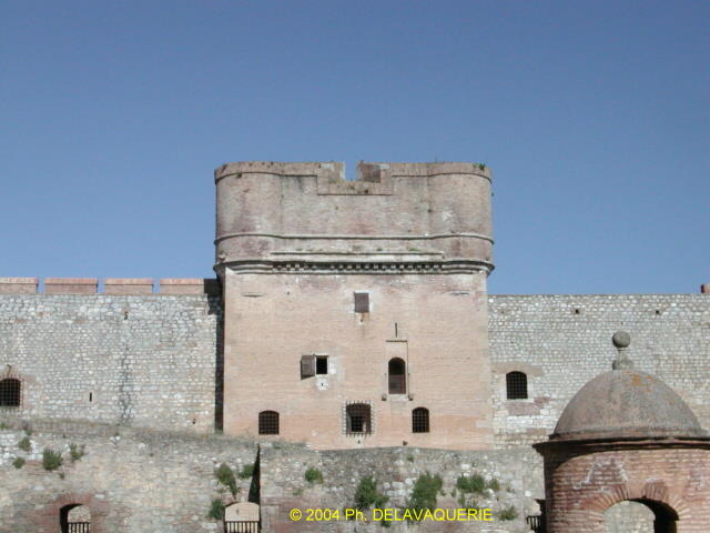 Forteresse de Salses - Le donjon.