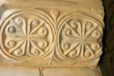 Prieuré de la Salvetat de St Féliu d'Amont - Modillons du linteau : détail.