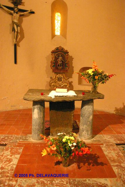 Prieuré de la Salvetat de St Féliu d'Amont - Abside : L'autel.