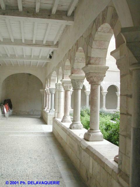Cloître de Saint-Genis des Fontaines - Galerie Ouest.
