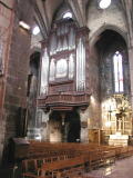 Saint Jean-Baptiste de Perpignan - Orgue, fin XVè, classé monument historique comporte 58 jeux répartis sur 4 claviers et pédaliersainsi que 5075 tuyaux. Sous l'orgue on voit le passage menant à la Chapelle Notre Dame Dels Correchs.