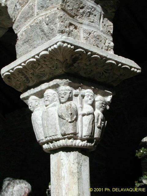 Saint-Martin du Canigou - Un des piliers du cloître.