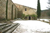 Saint-Michel de Cuxa - Vue extérieure : Entrée de la visite.