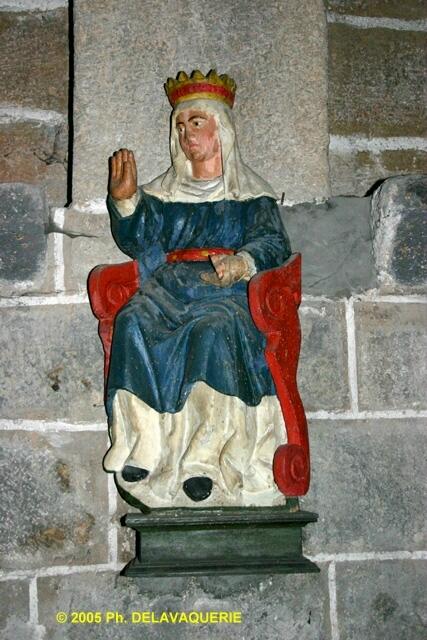 Eglise St-Jacques de Villefranche-de-Conflent - Statue accrochée à un pilier.
