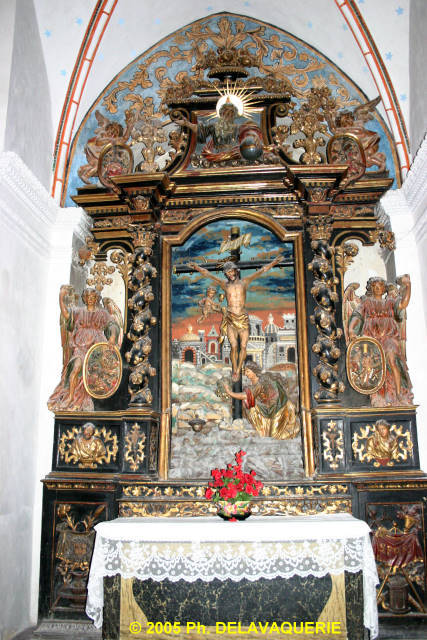 Eglise Saint Julien - Sainte Baselisse de Vina - Retable baroque du précieux sang (début du XVIIIe).