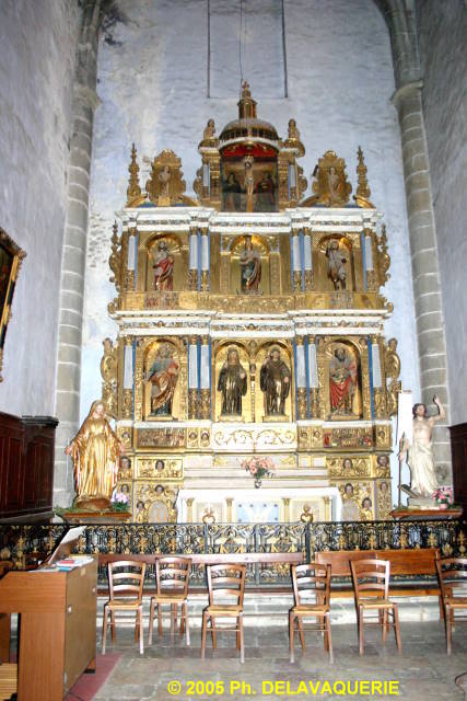 Eglise Saint Julien - Sainte Baselisse de Vina - Retable Majeur de l'ancienne église romane du XVIIe.